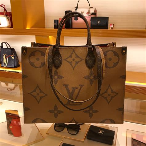 louis vuitton onthego tote as travel bag|louis vuitton onthego cognac gm.